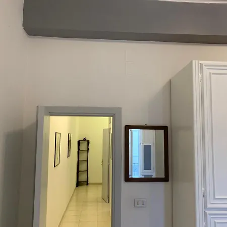 Center Eighty-five * Bari